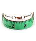 Attacchi d'arte, Bracciale in pelle con metro verde