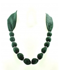 Attacchi d'arte, Collana cravatta in stoffa verde