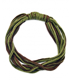 Attacchi d'arte, Collana cravatta in T-shirt verde e marrone riciclata