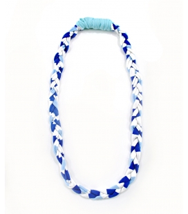 Attacchi d'arte, Collana cravatta in T-shirt bianco, celeste e blu riciclata
