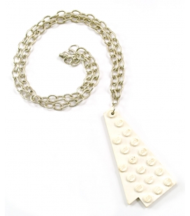Attacchi d'arte, Collana lego bianco e catenina argento